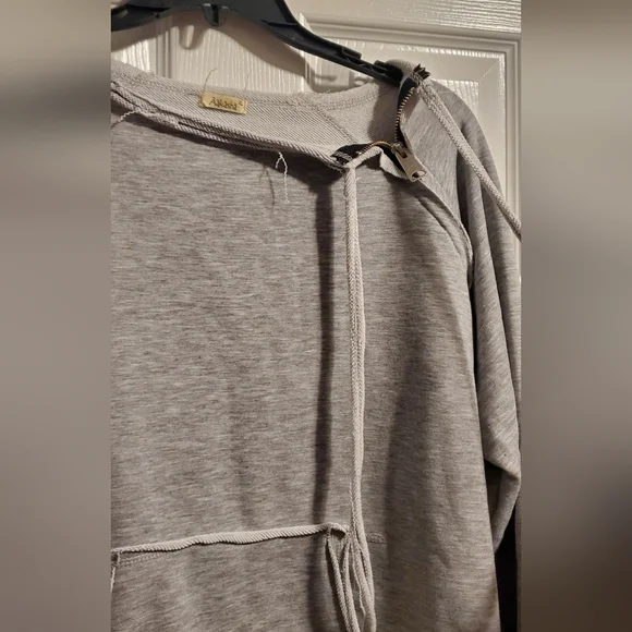 Hi-Lo Shirt - Picture 4 of 7